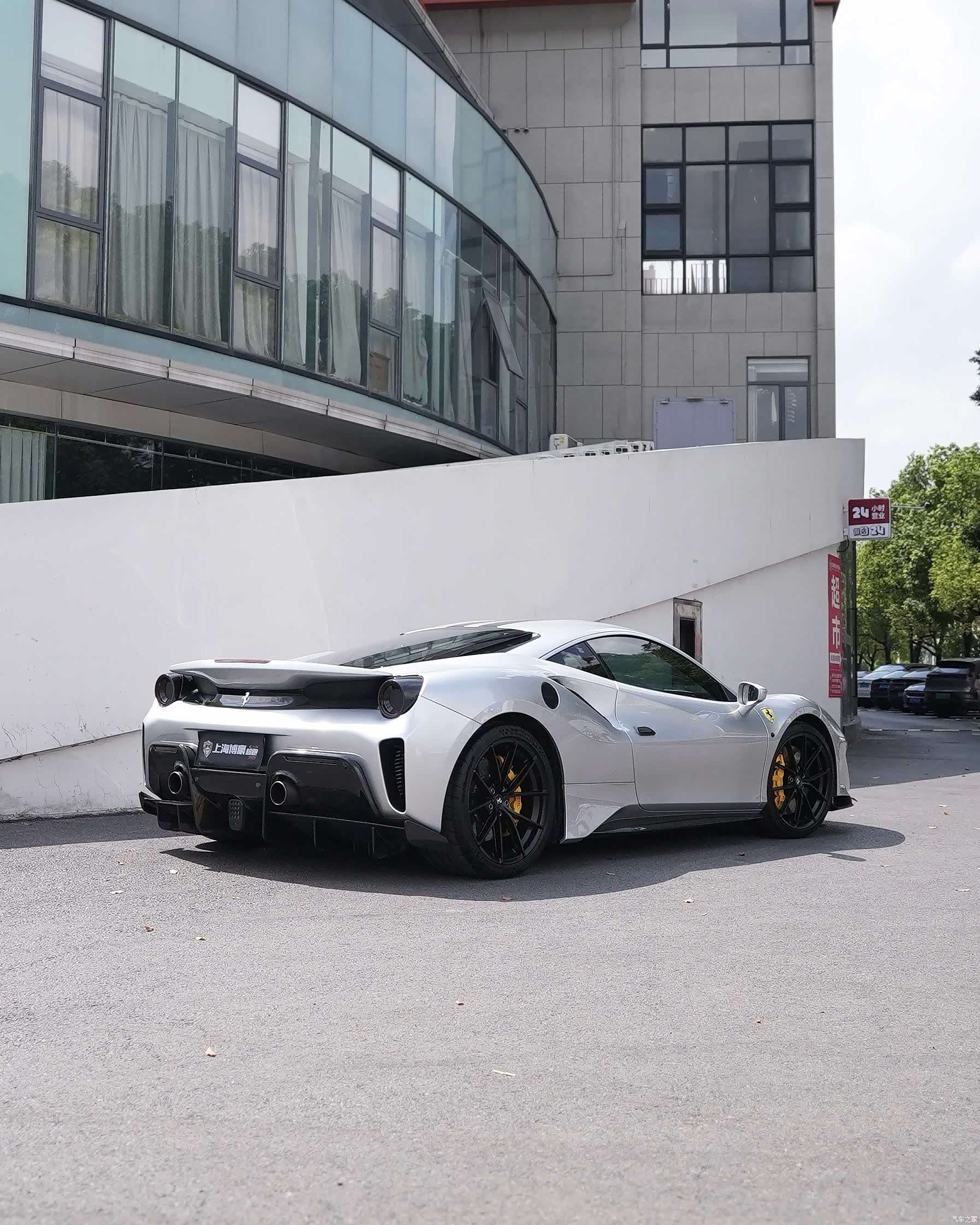 Ferrari 488, 2019 6