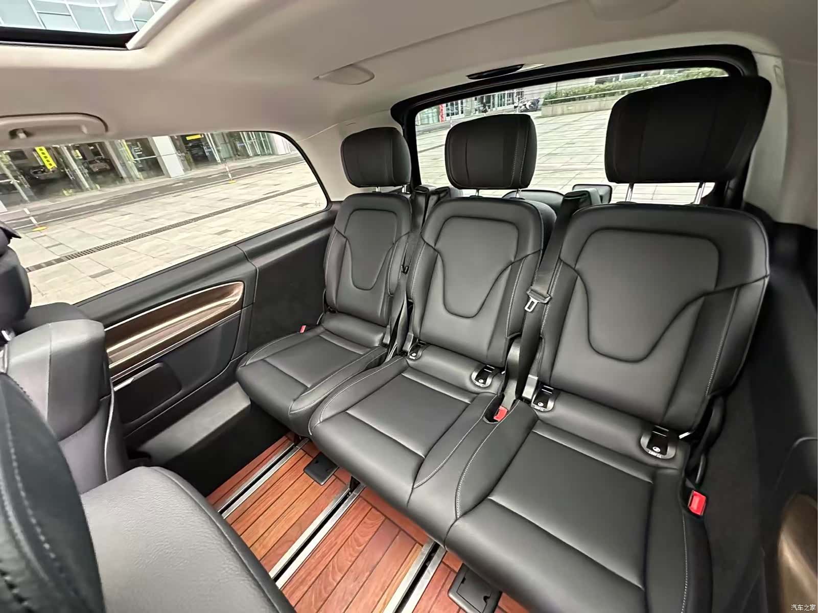 Mercedes-Benz V-Class, 2021 10