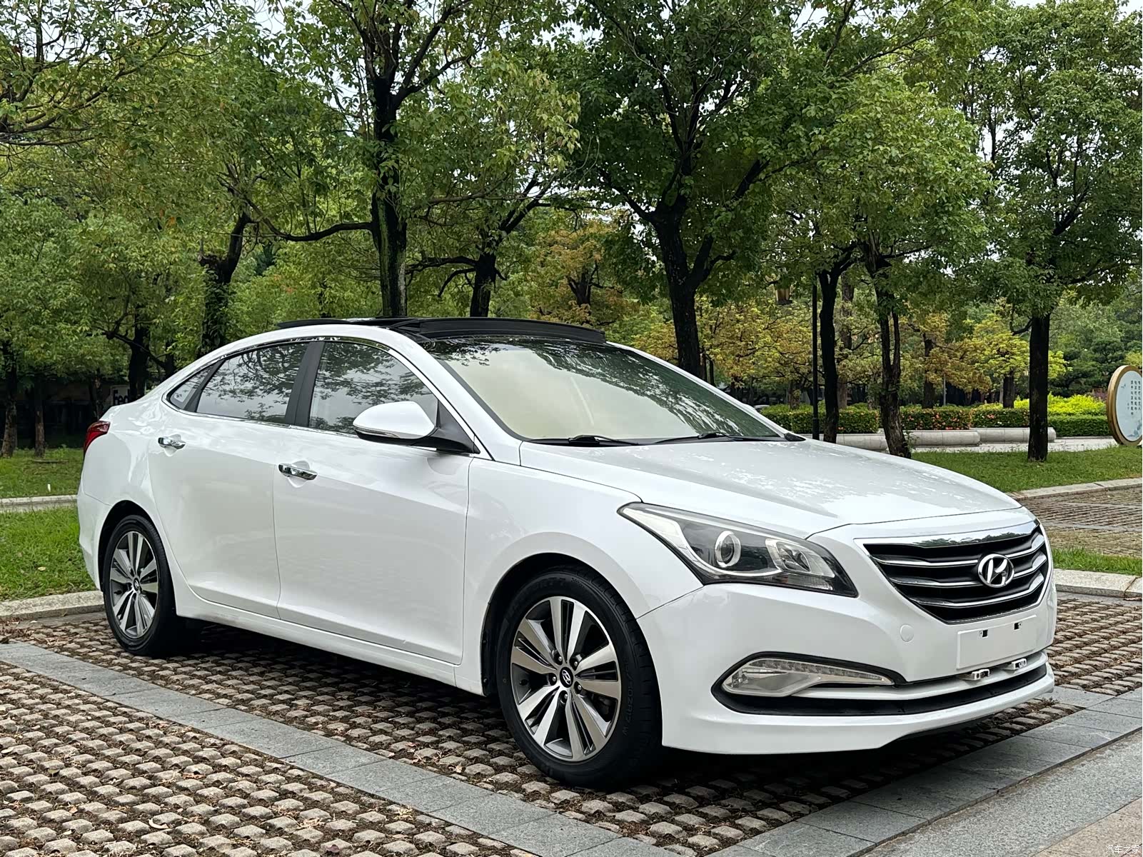 Hyundai GLS, 2016 3