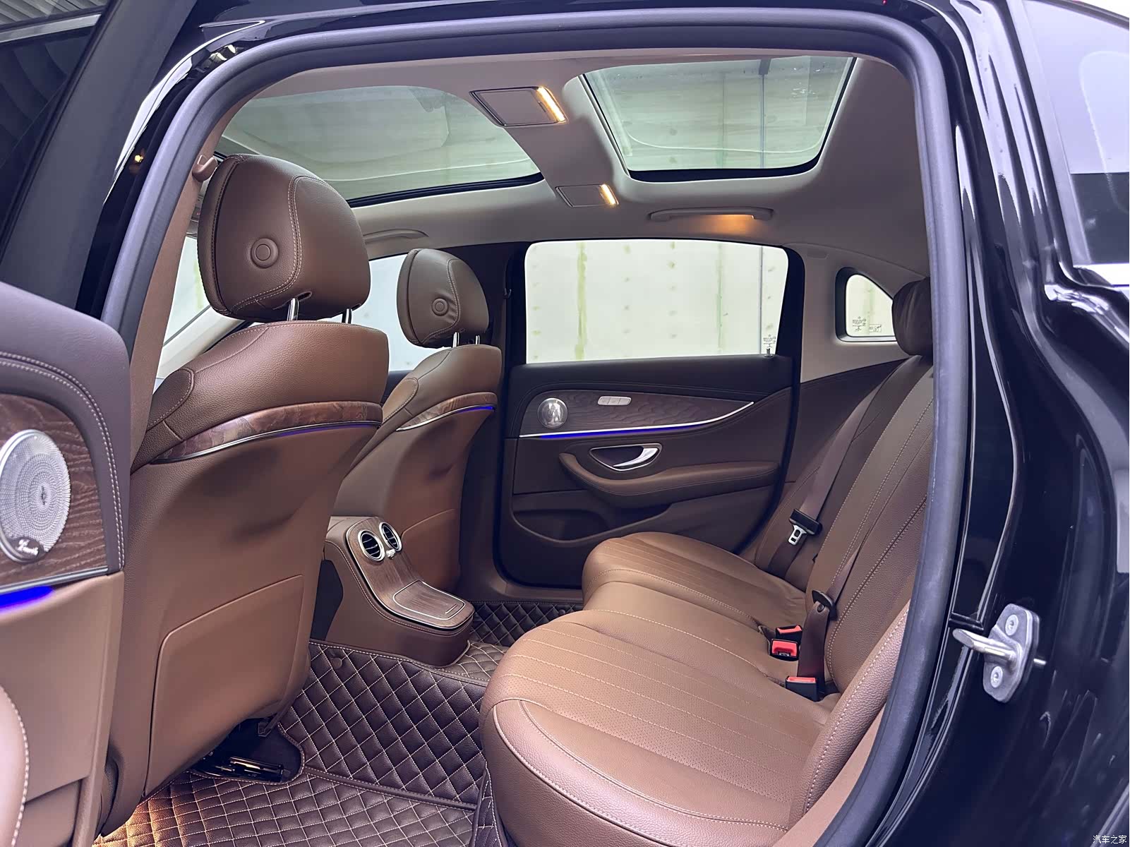 Mercedes-Benz E-Class, 2022 8