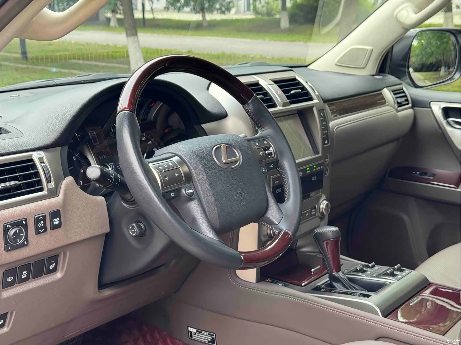 Lexus GX, 2013 8