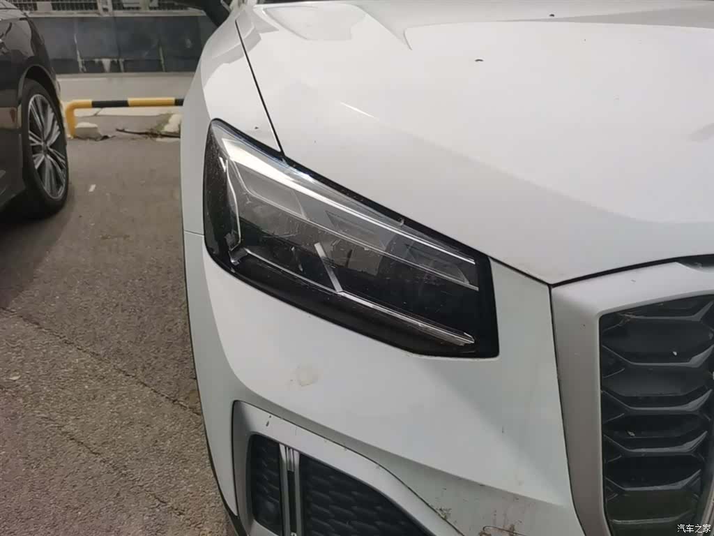 Audi Q2L, 2024 13