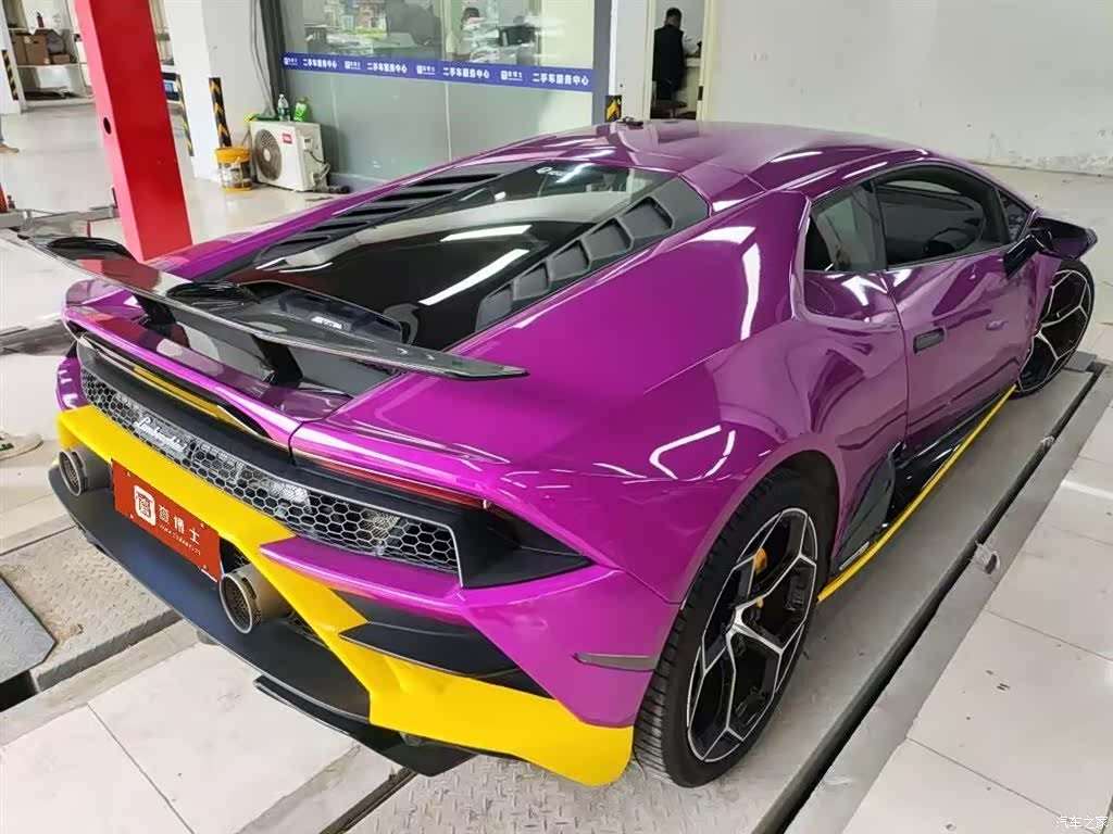 Lamborghini Huracán, 2021 все фото