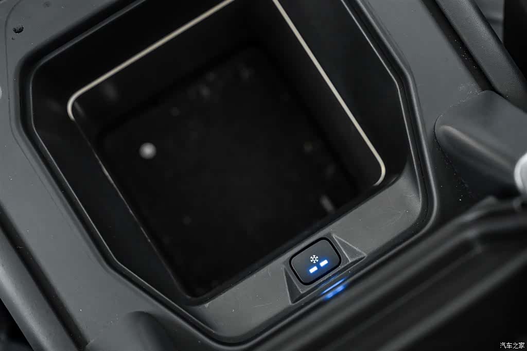Land Rover Defender, 2024 33