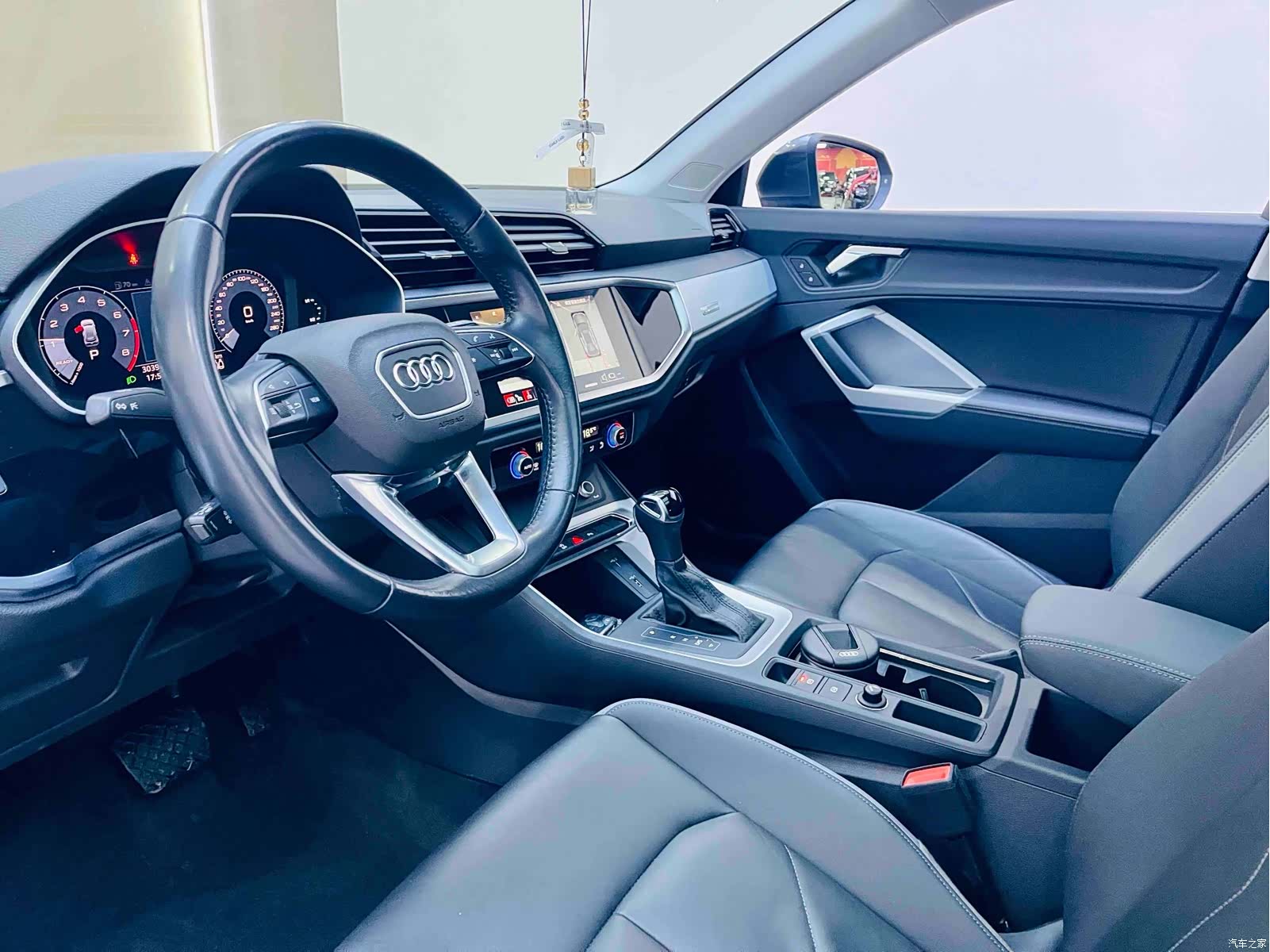 Audi Q3, 2021 все фото