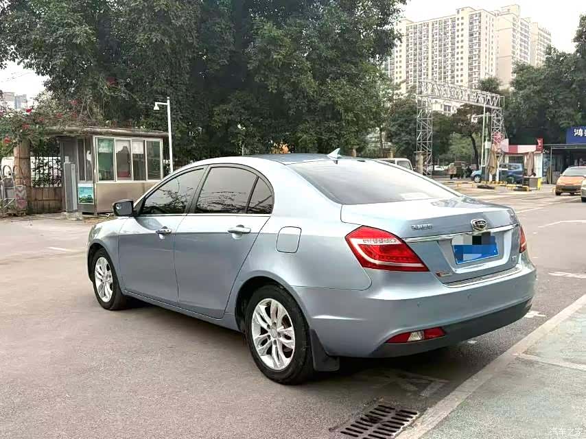 Geely Emgrand, 2015 8
