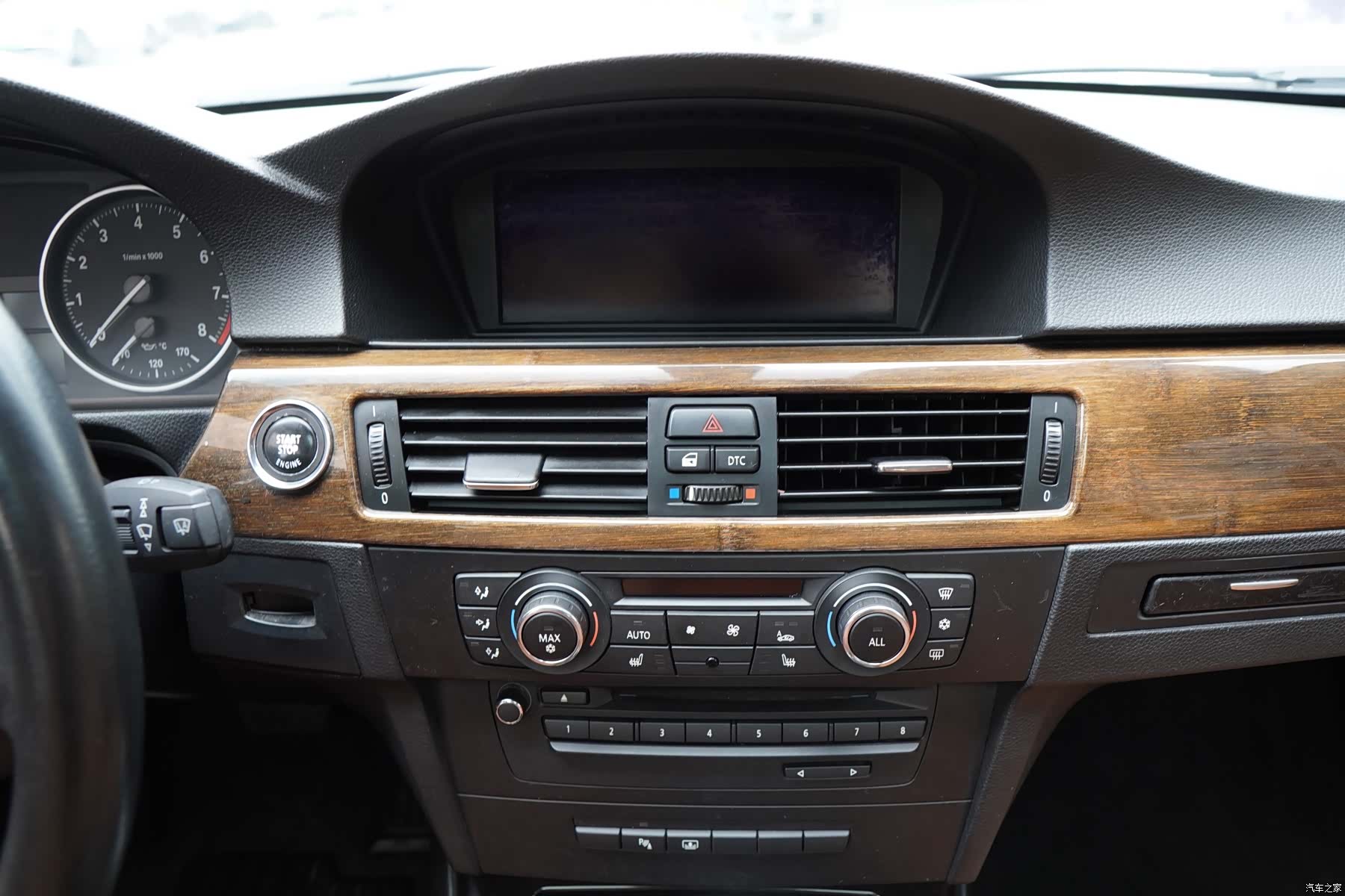 BMW 3 Series, 2011 9