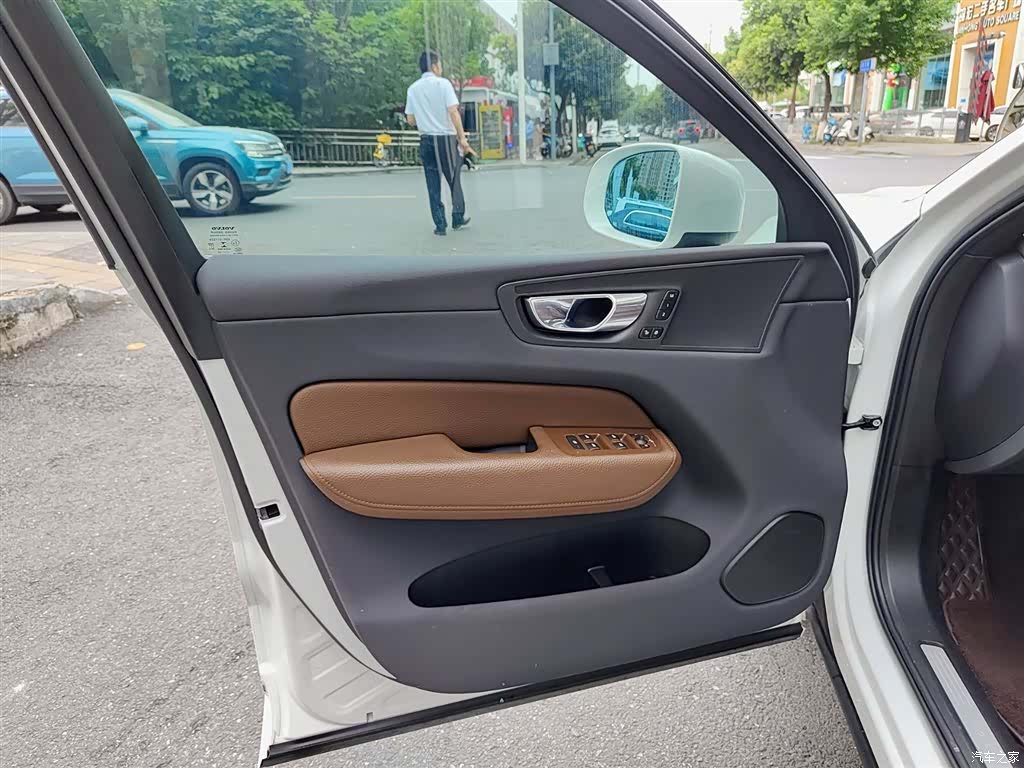 Volvo XC60, 2022 6