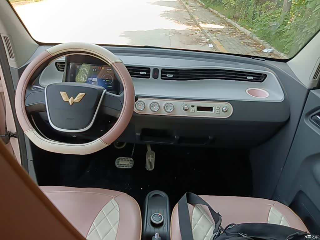 Wuling MINIEV, 2021 10
