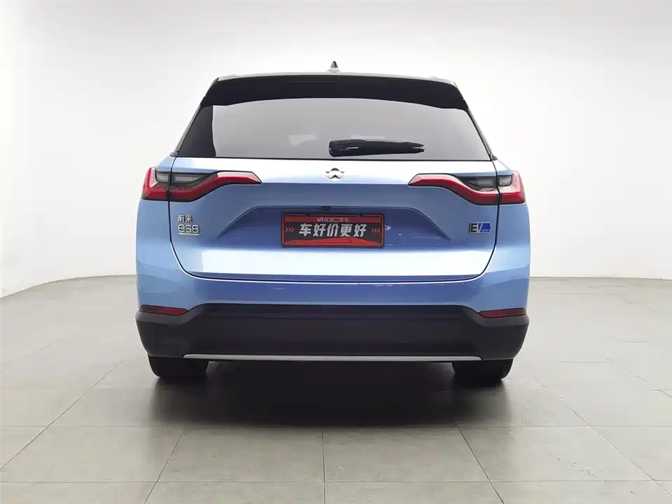NIO ES8