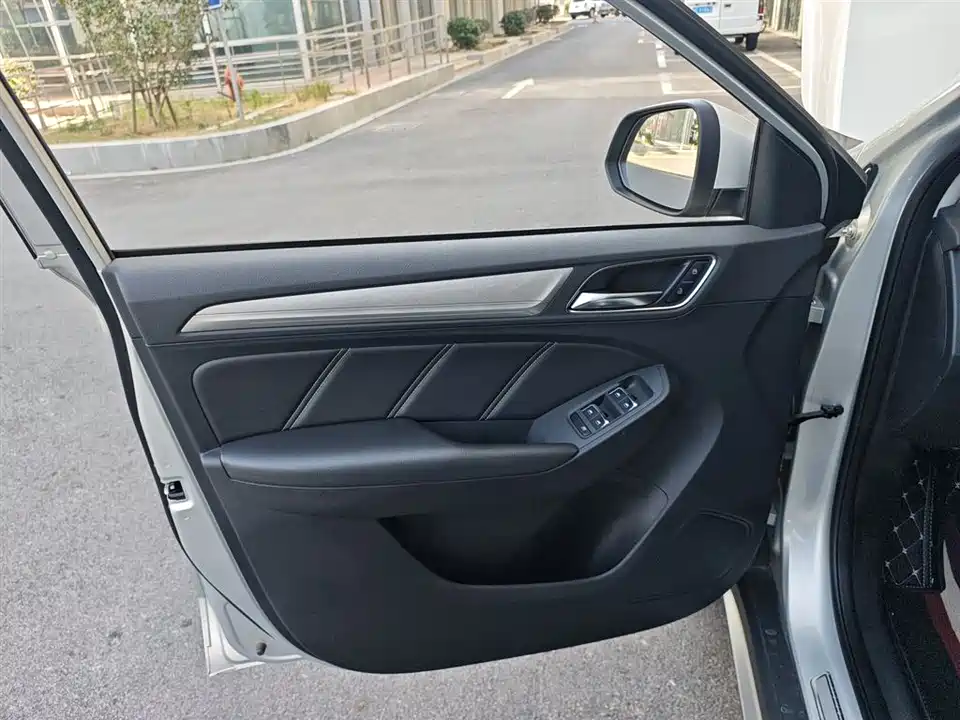 Roewe RX5 New energy