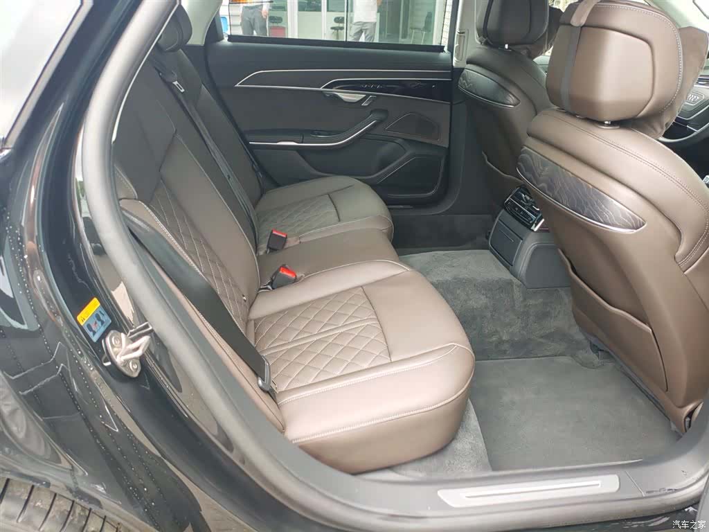 Audi A8L, 2024 15