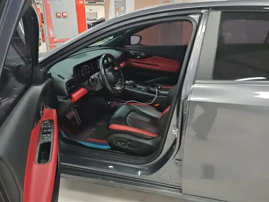 Trumpchi Shadow Leopard