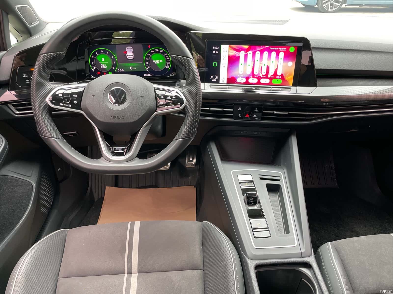 Volkswagen Golf, 2023 10