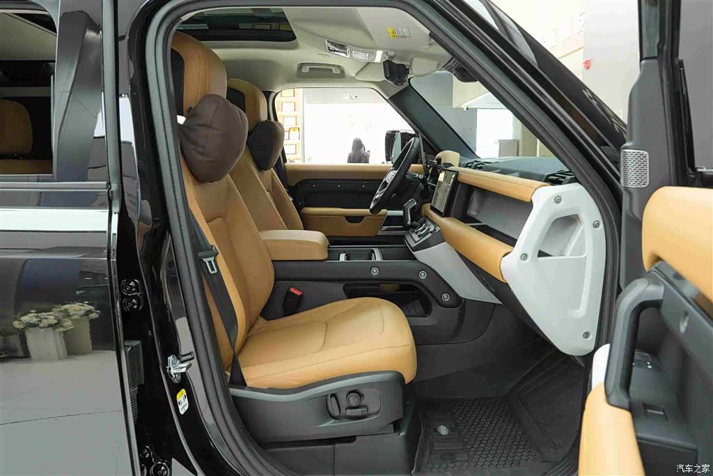 Land Rover Defender, 2024 11
