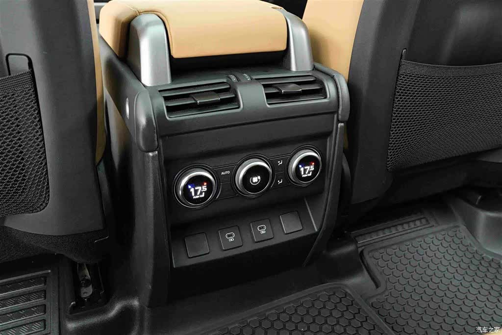 Land Rover Defender, 2024 19