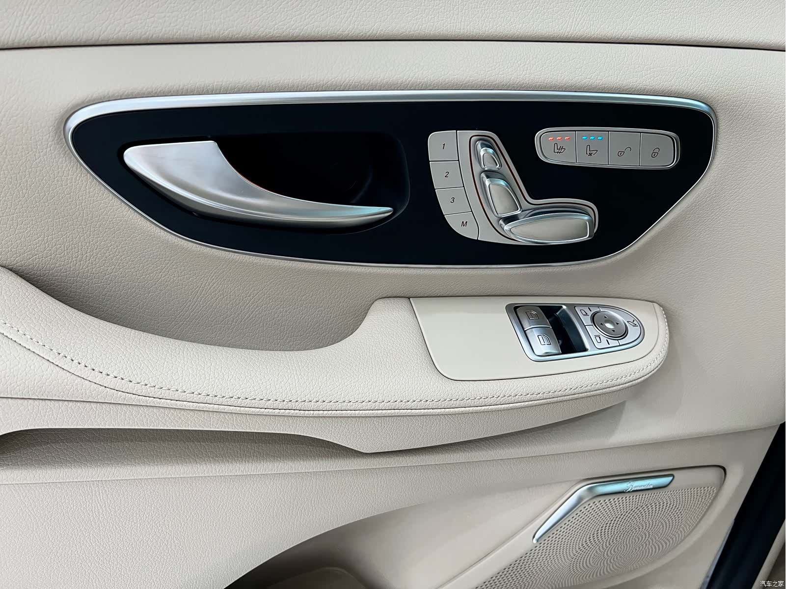 Mercedes-Benz V-Class, 2023 25