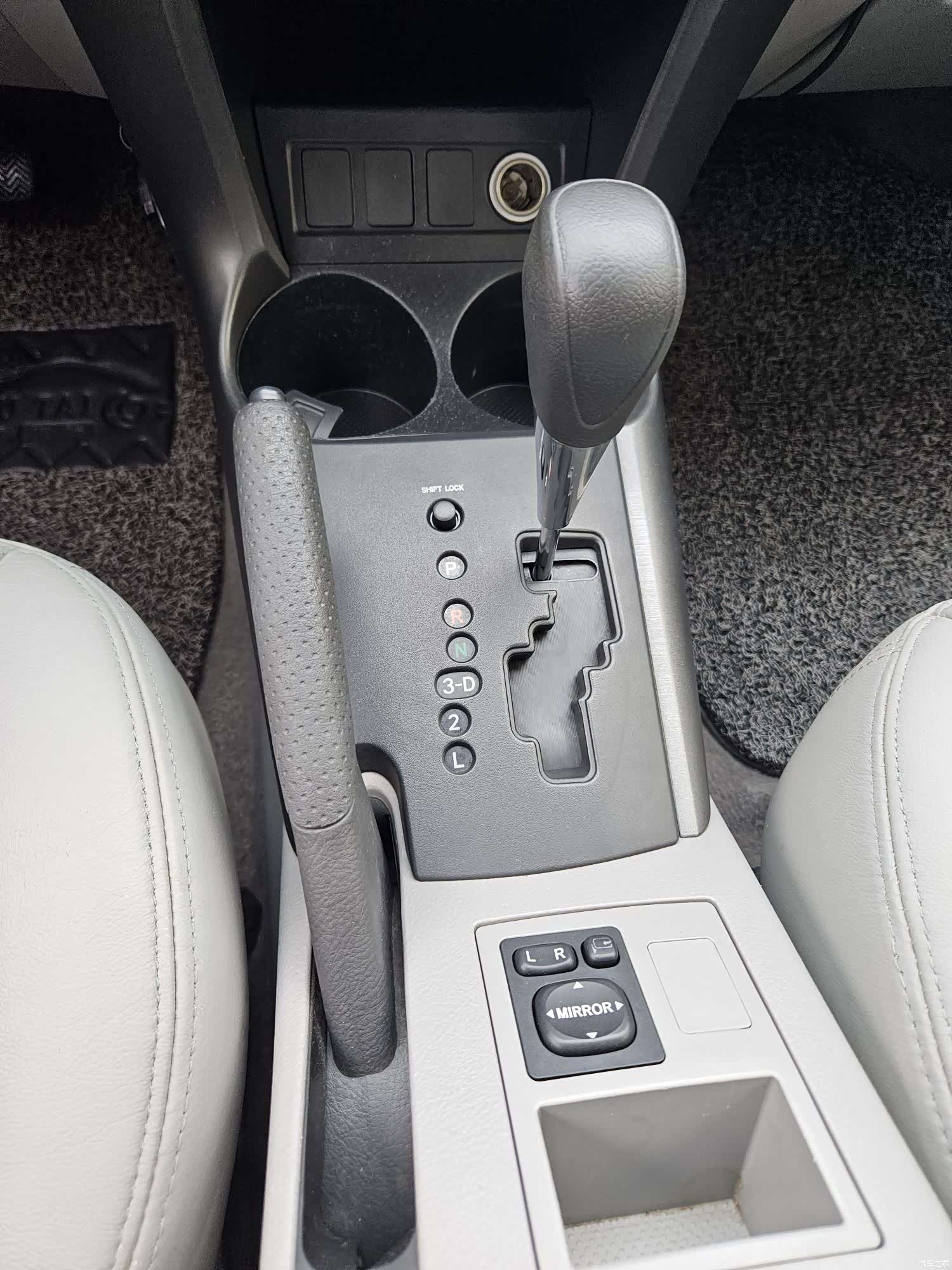 Toyota RAV4, 2011 11