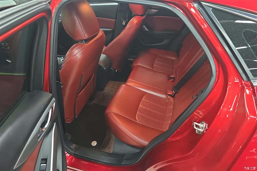 Mazda CX-4, 2019 11