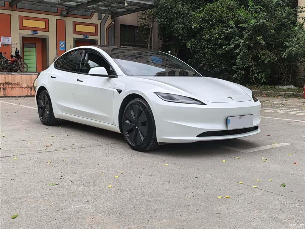 Tesla Model 3, 2024 3