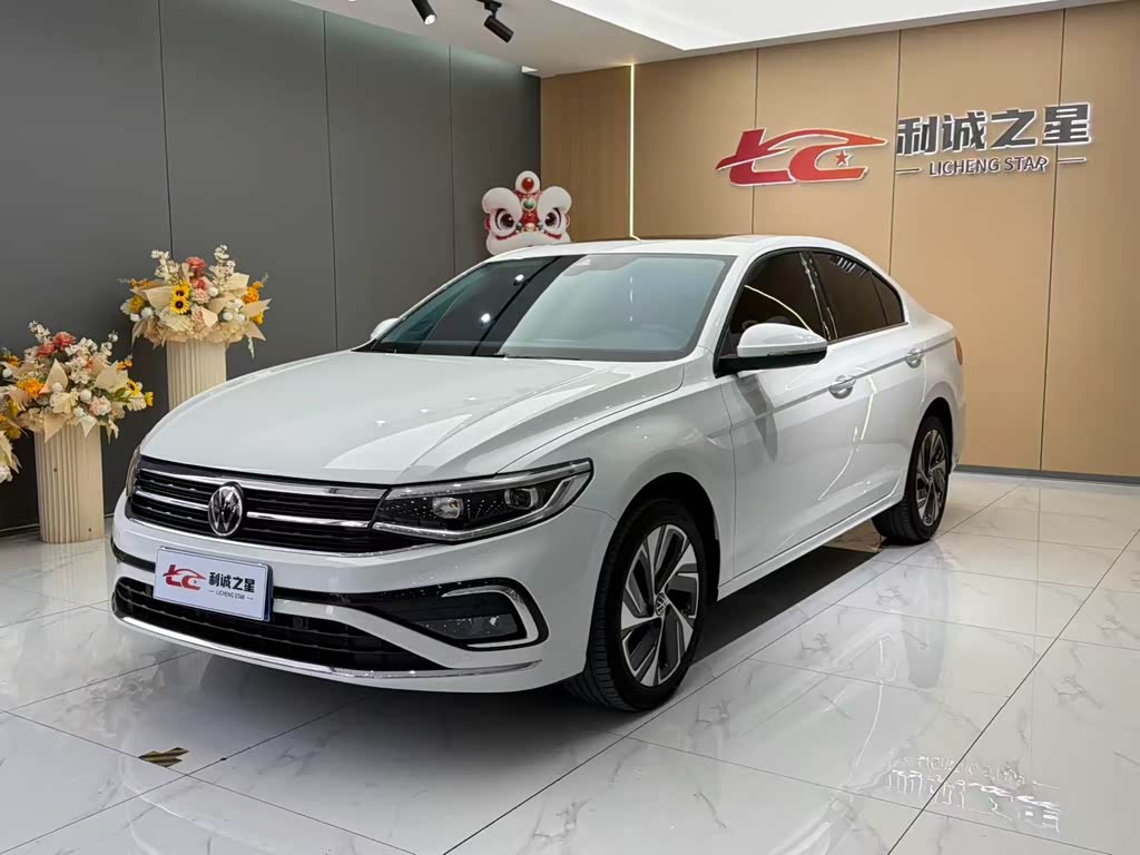 Volkswagen Bora 2025 300TSI DSG