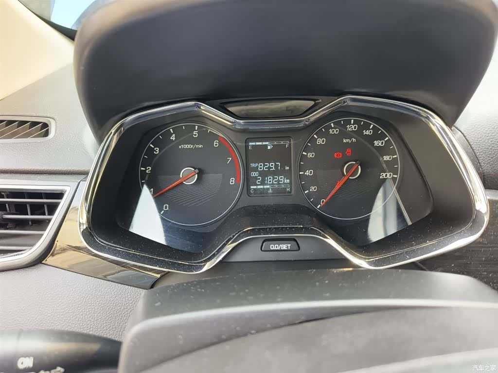 Wuling 310, 2017 все фото