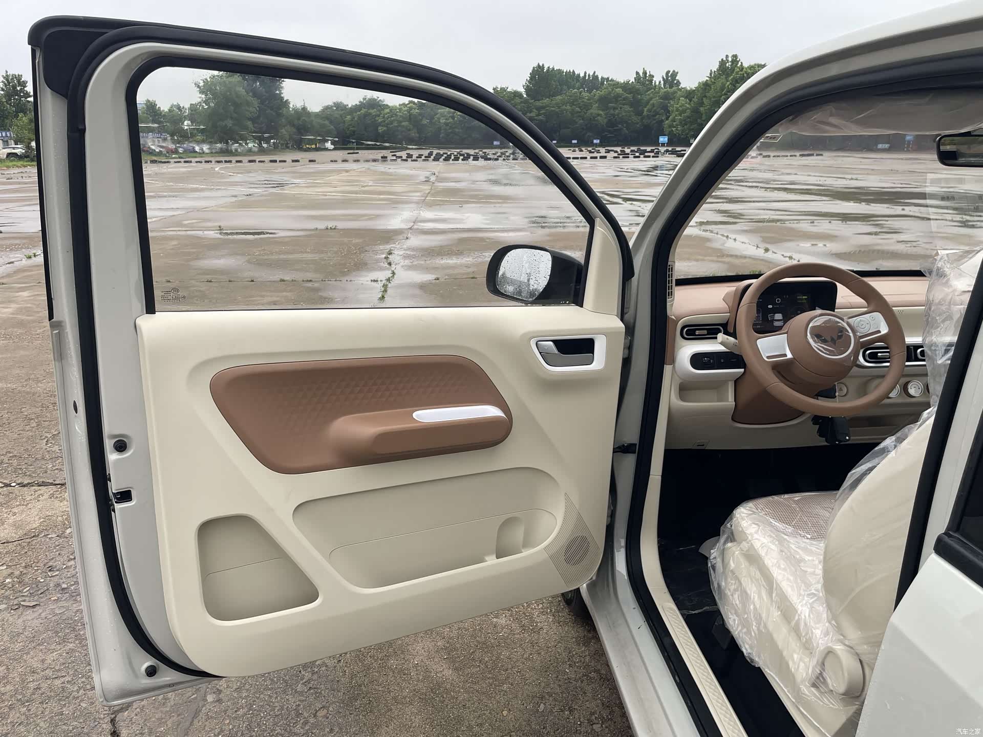 Wuling MINIEV, 2026 10