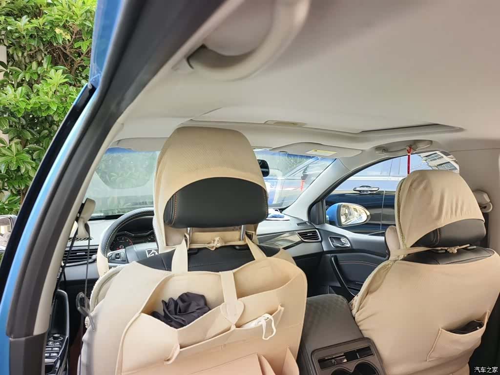 Wuling 310, 2017 9