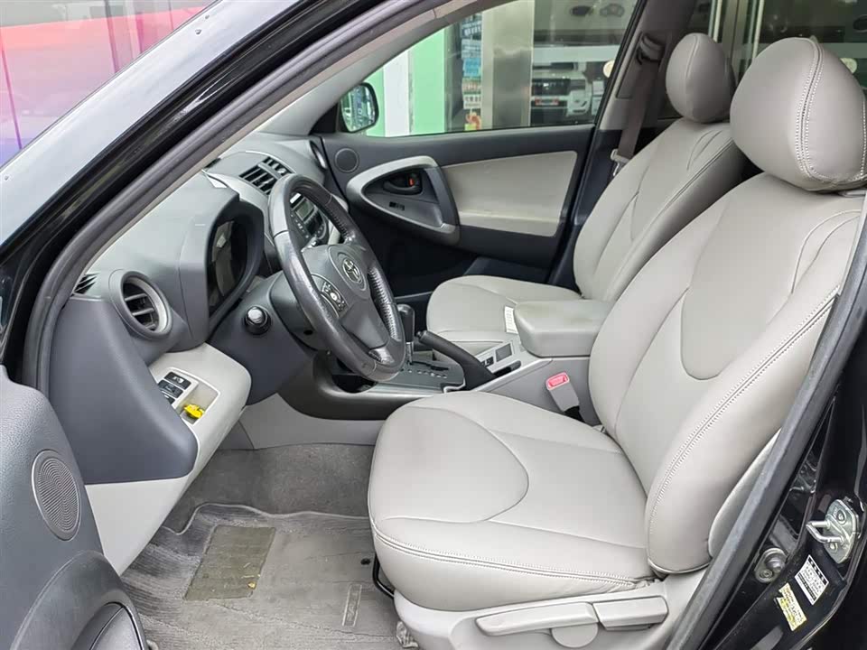 Toyota RAV4 Rongfang