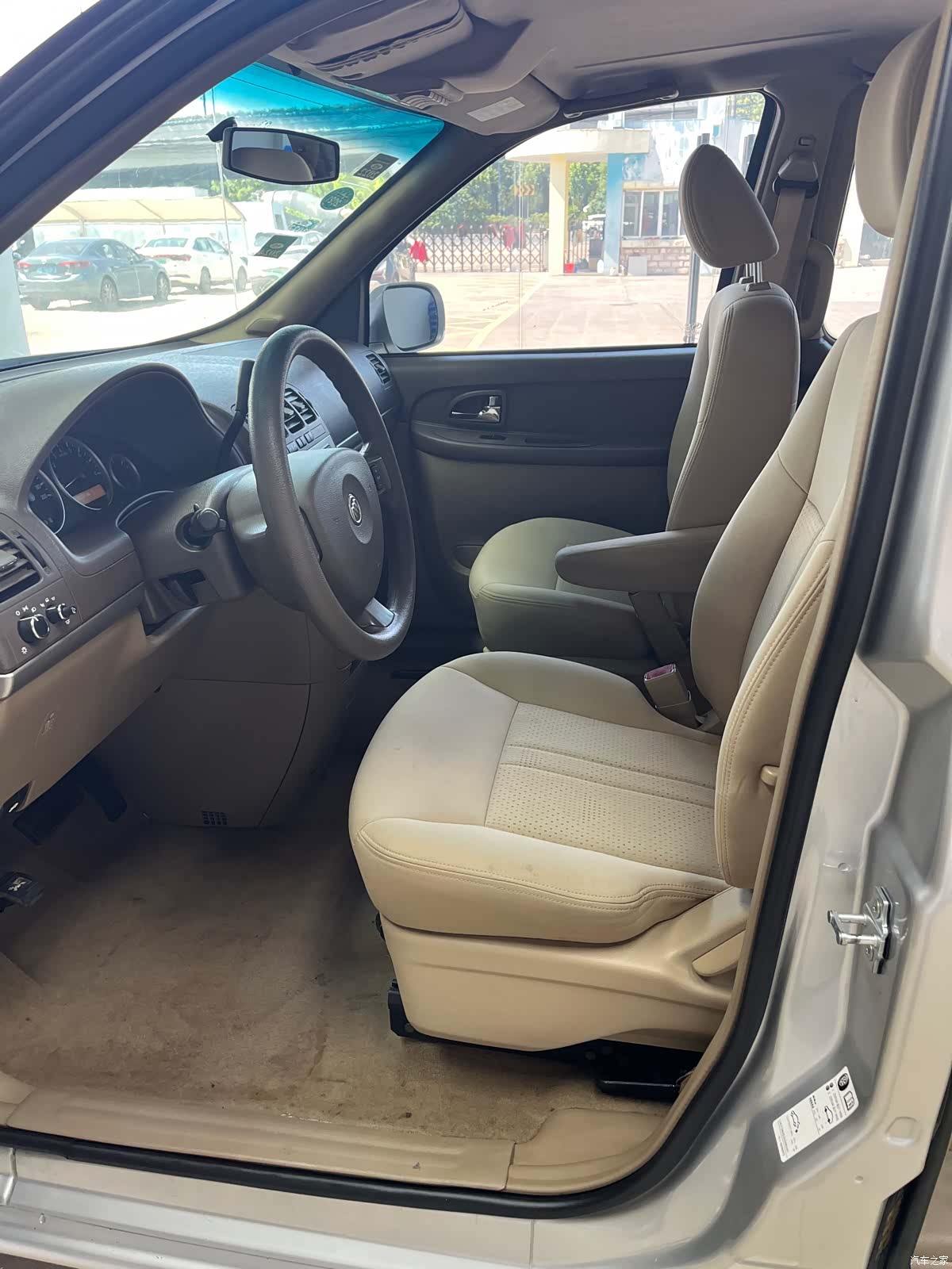 Buick GL8, 2016 4