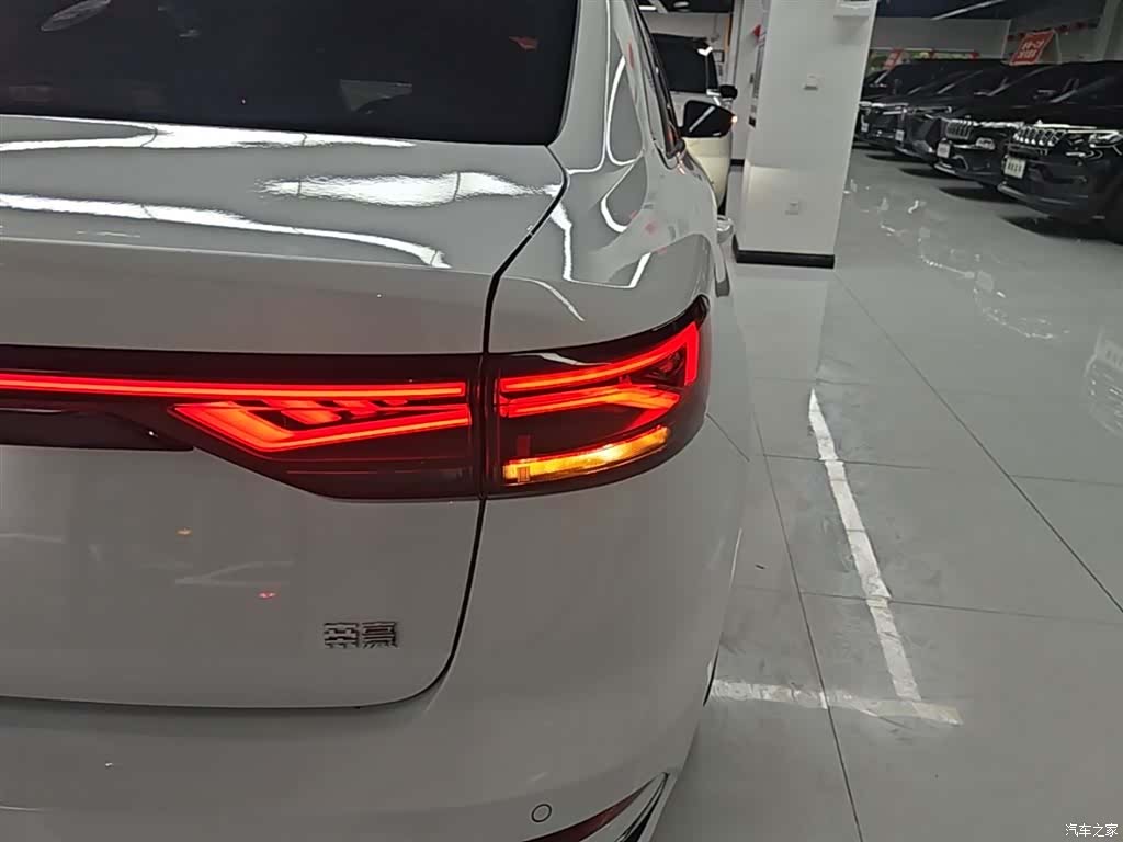 Geely Emgrand, 2025 8