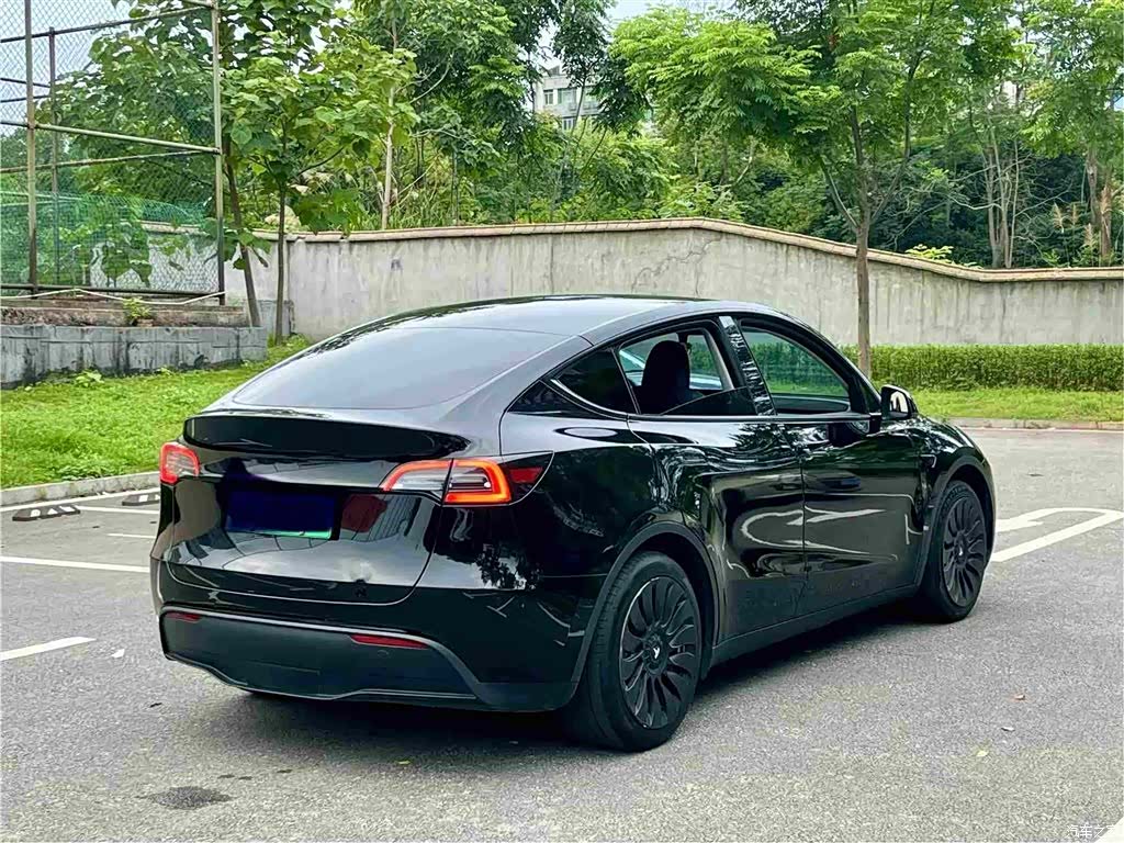 Tesla Model Y, 2022 11