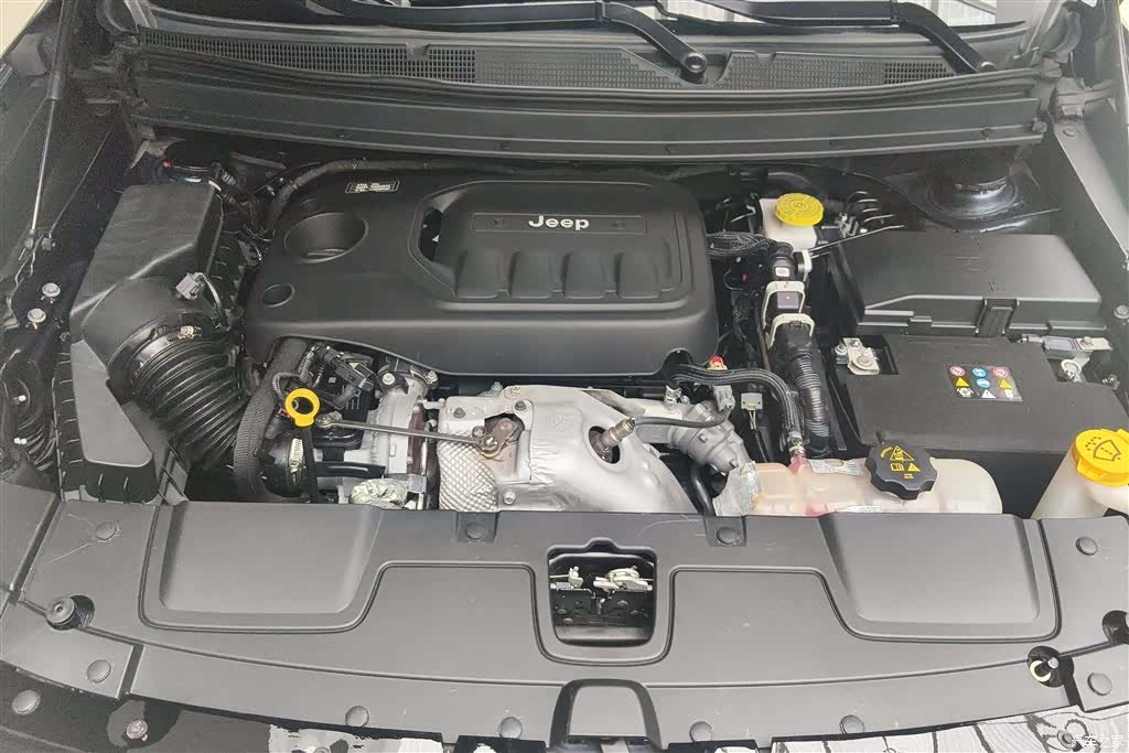 Jeep Grand Commander, 2020 10