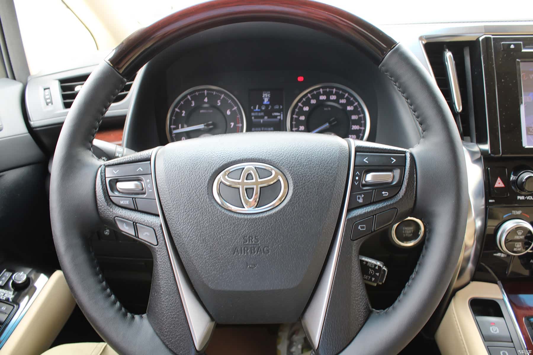 Toyota Alphard, 2016 20