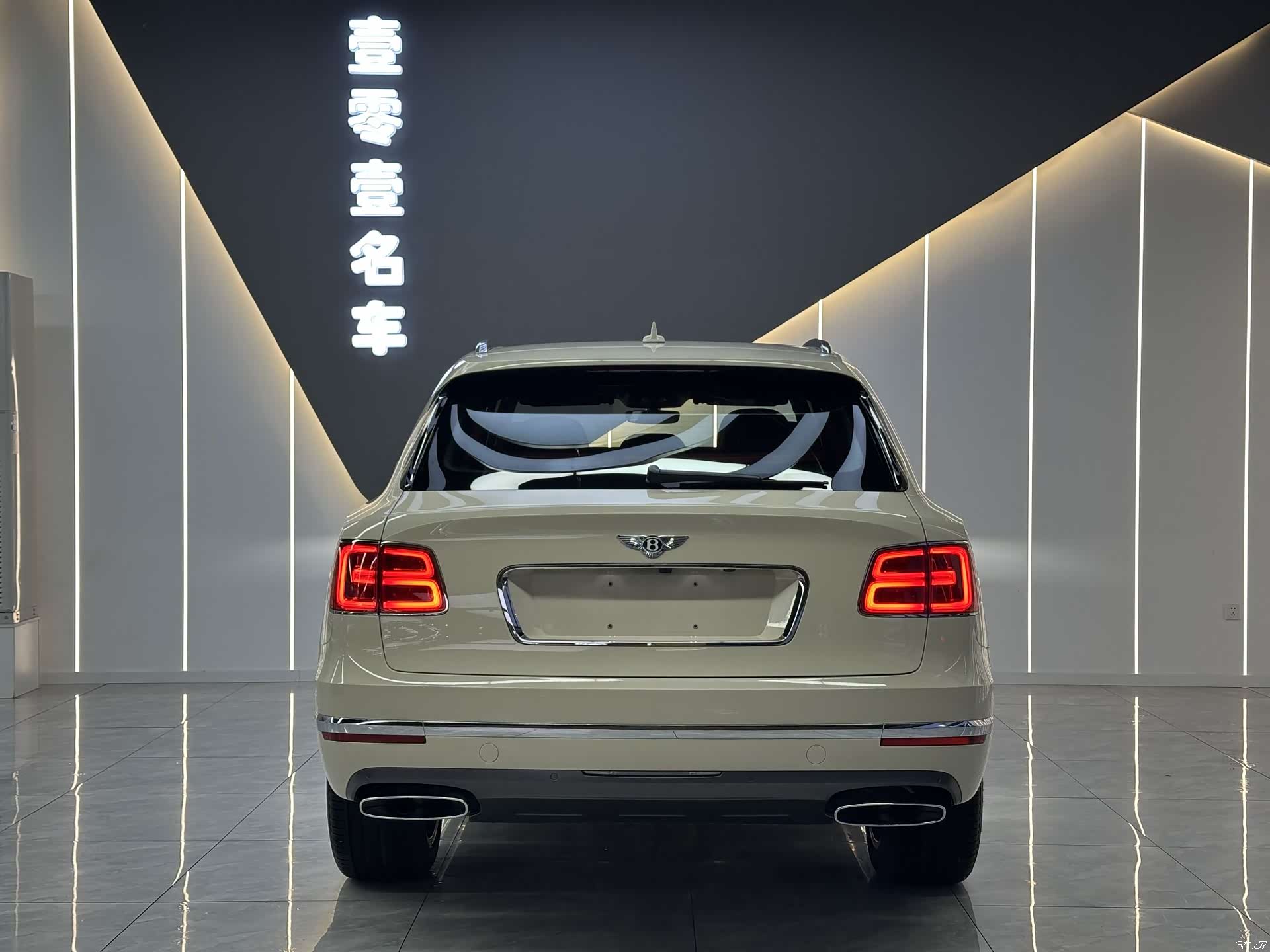 Bentley Bentayga, 2017 все фото