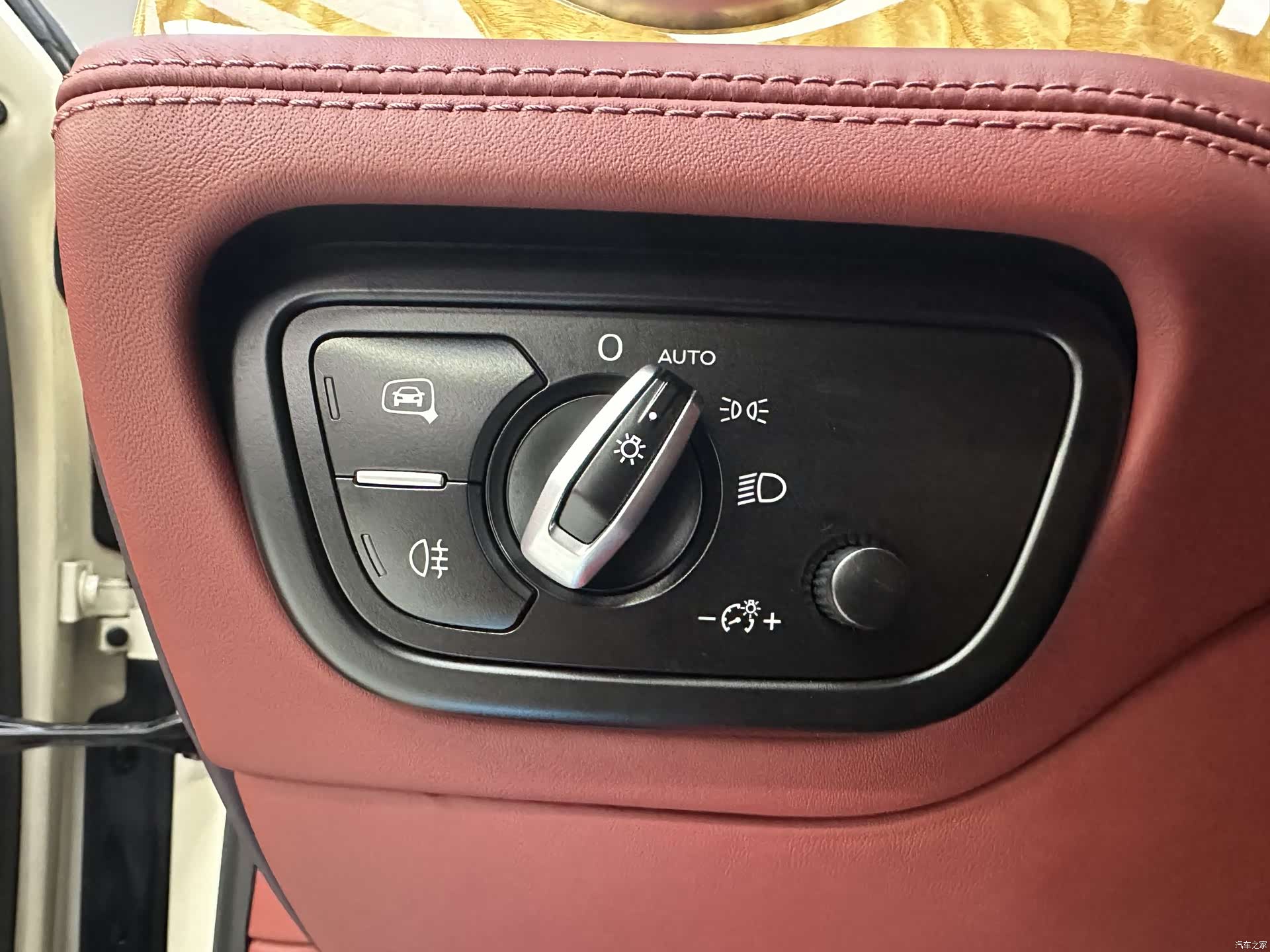 Bentley Bentayga, 2017 23