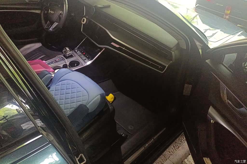 Audi A6, 2022 8
