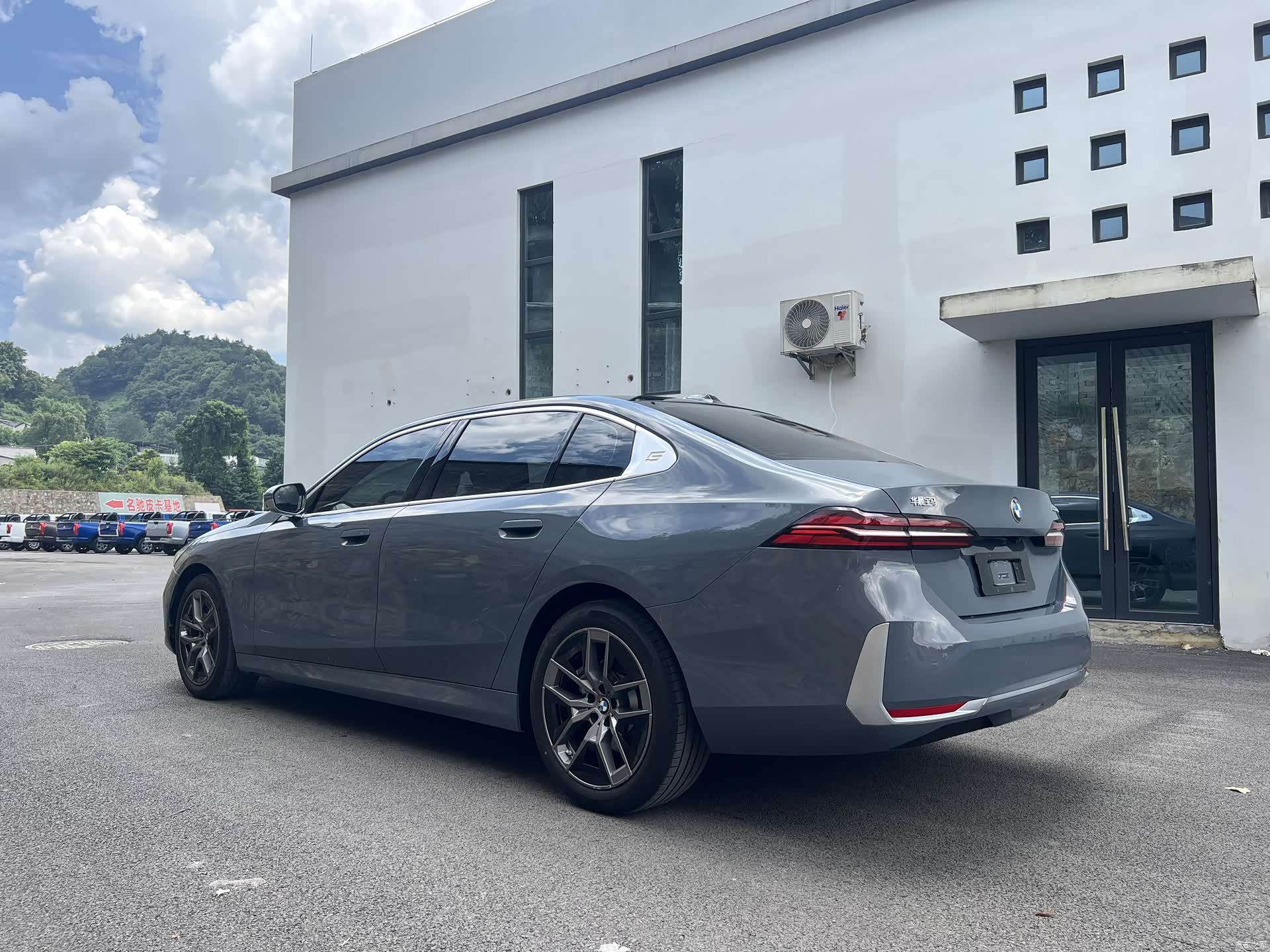 BMW 5 Series, 2025 7