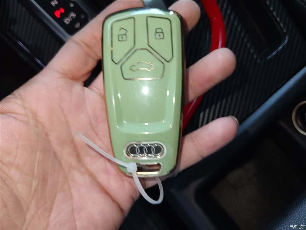 Audi A4L, 2018 9