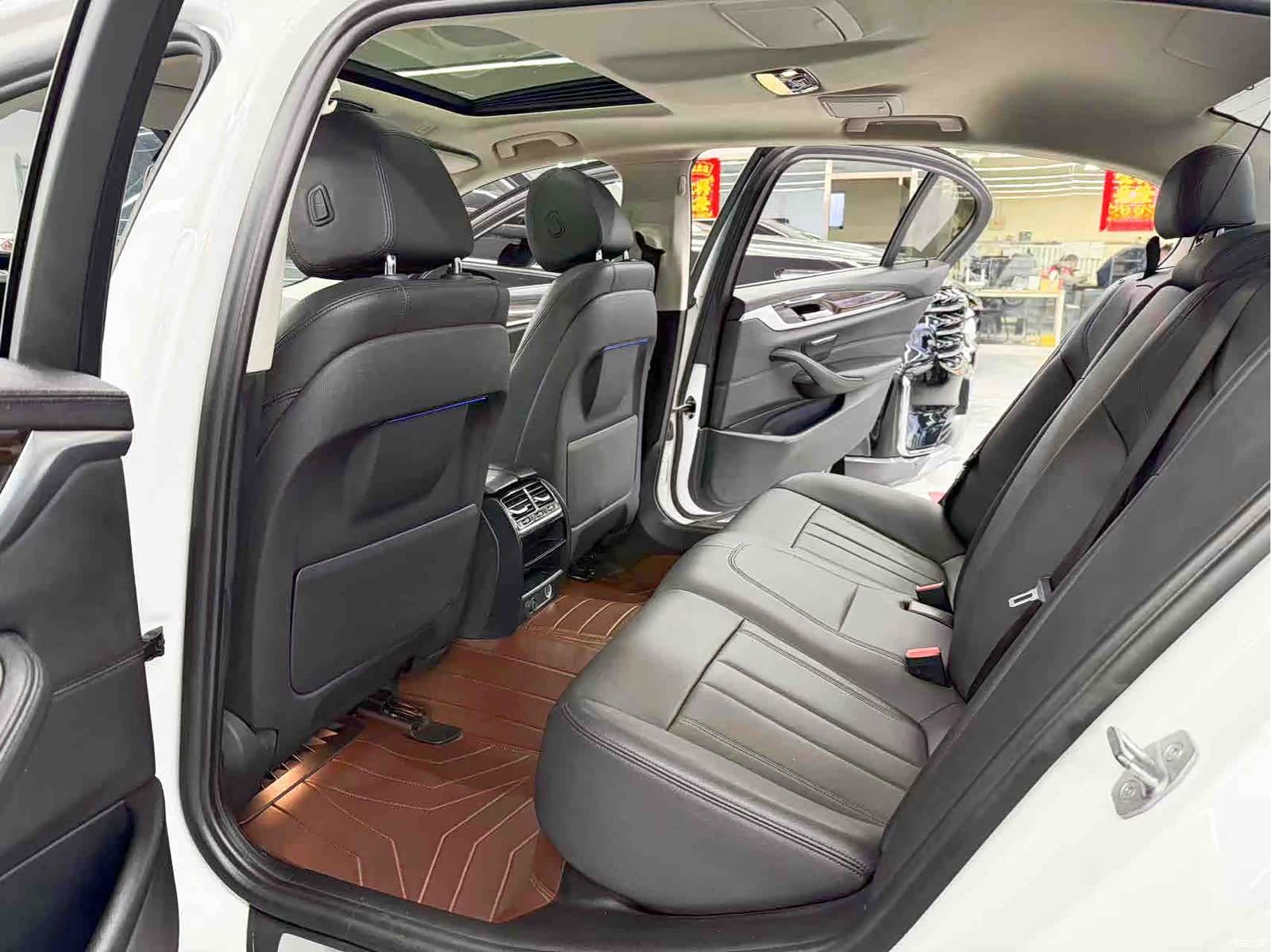 BMW 5 Series, 2018 8