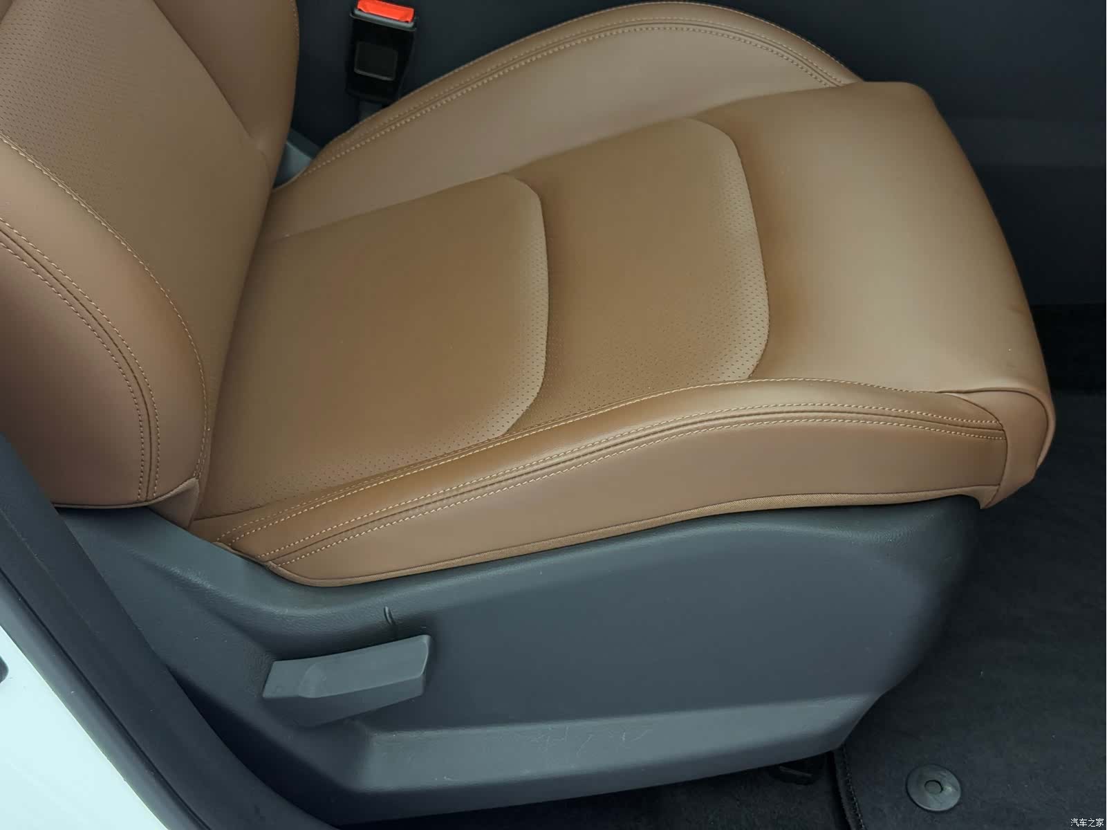 Geely X6, 2021 25