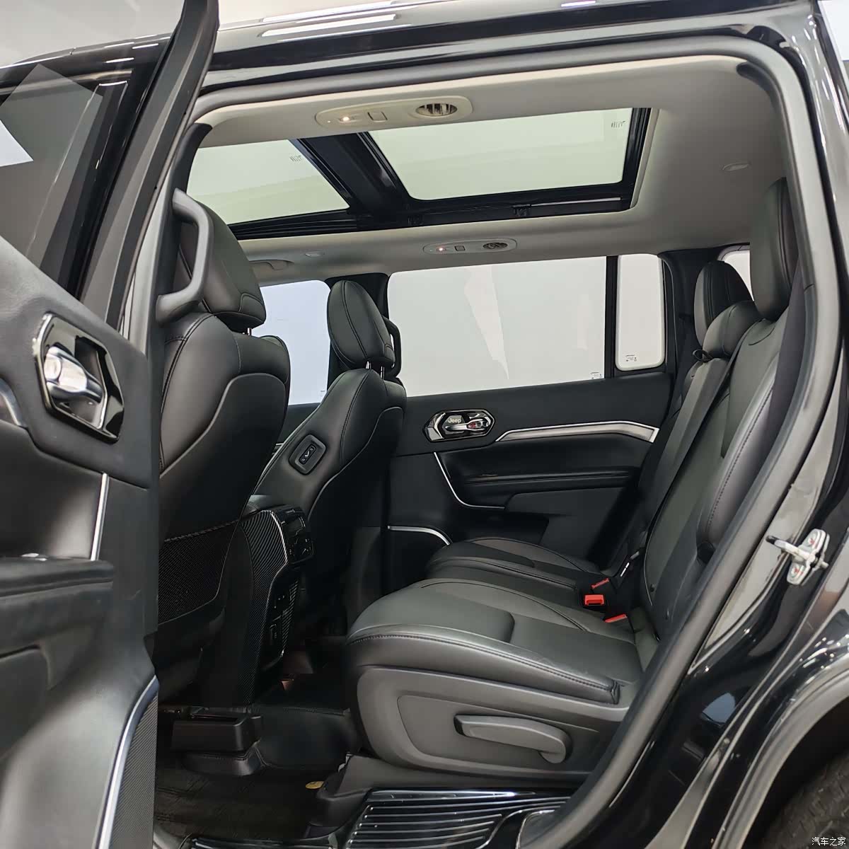 Jeep Grand Commander, 2019 8
