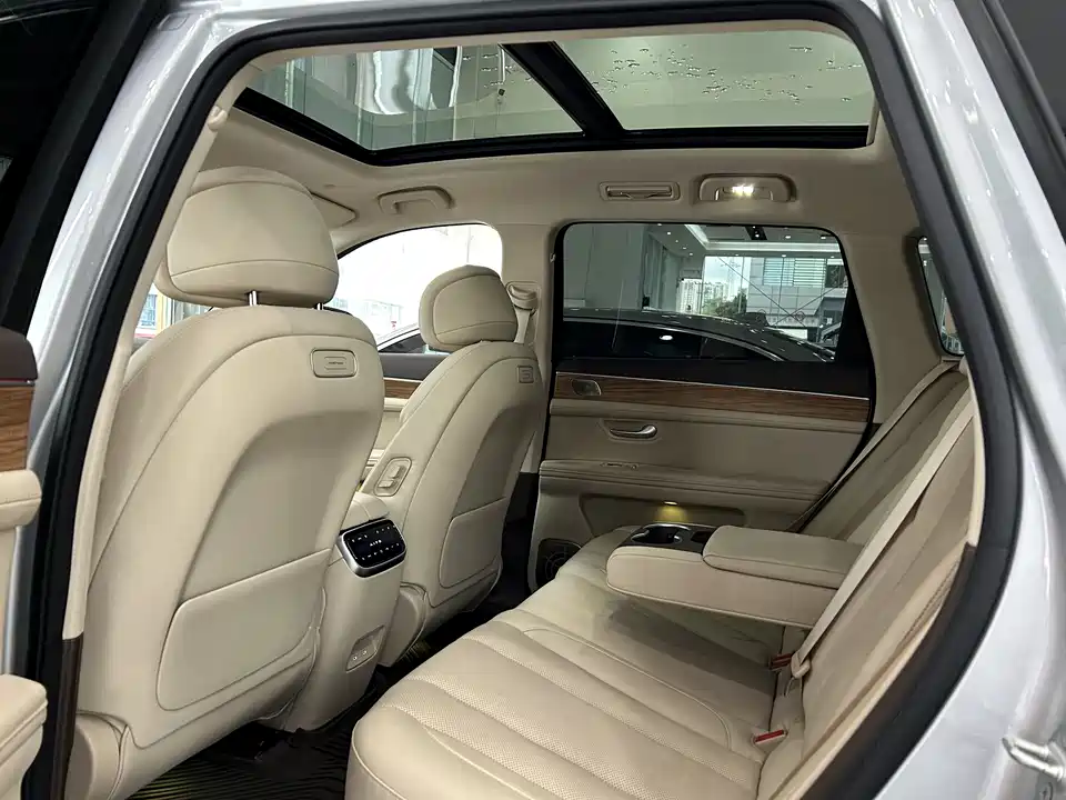 AITO Ask the world M7