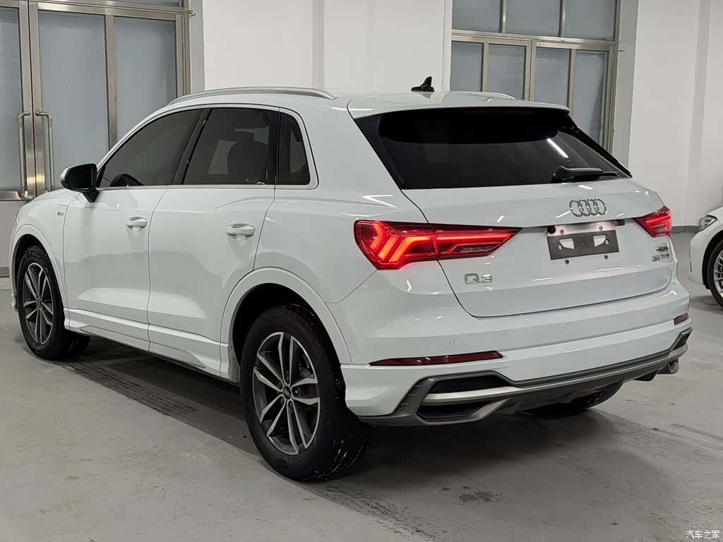 Audi Q3, 2022 4