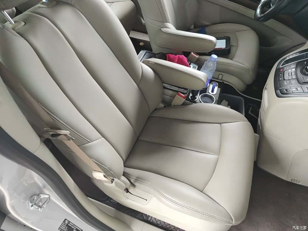 Buick GL8, 2017 25