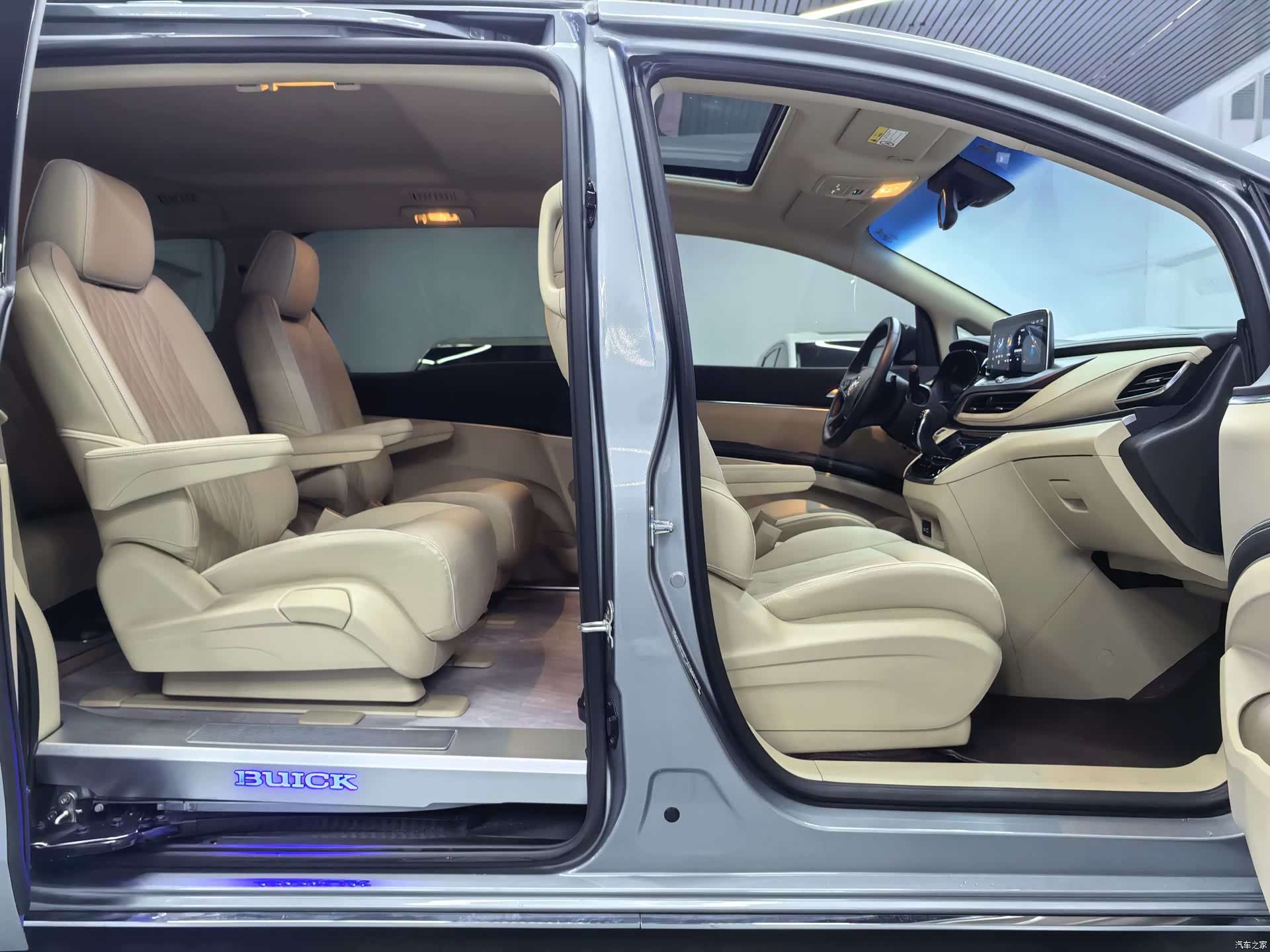 Buick GL8, 2025 11