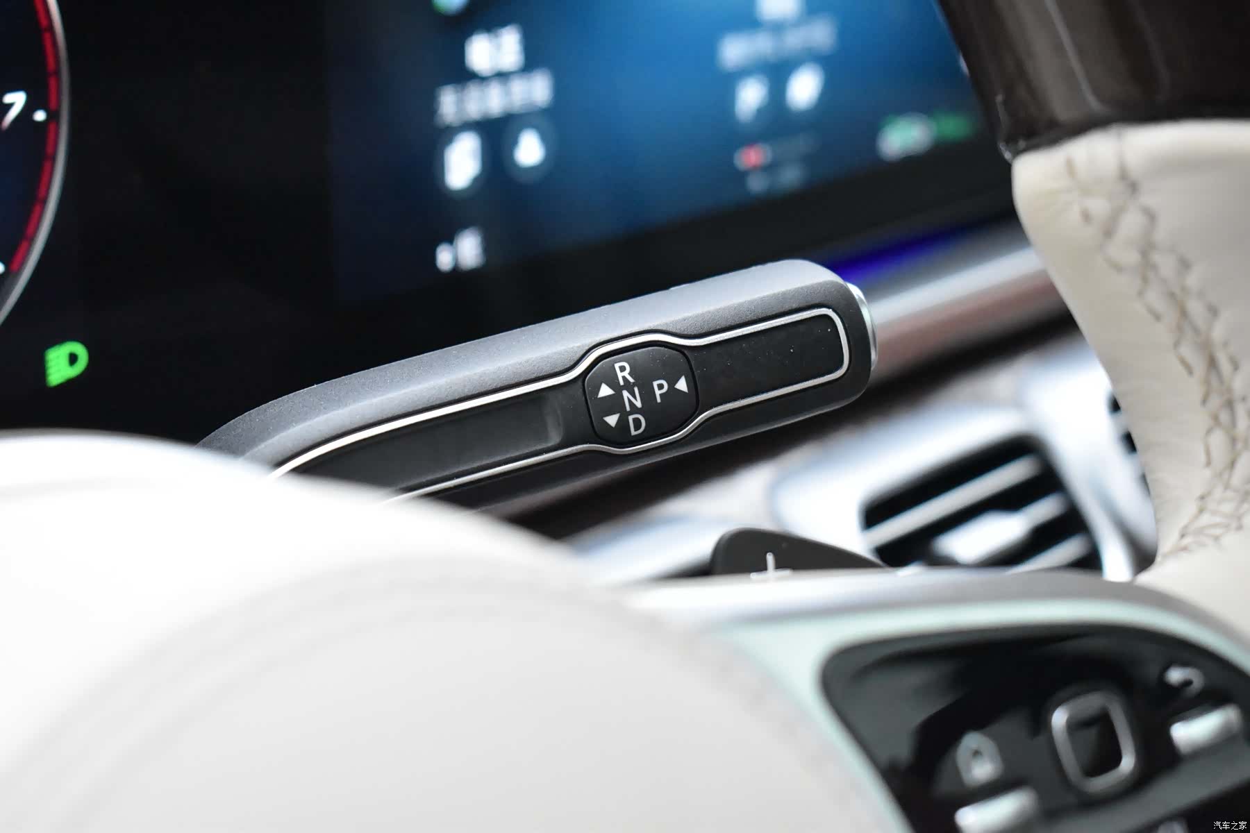 Maybach GLS, 2022 9