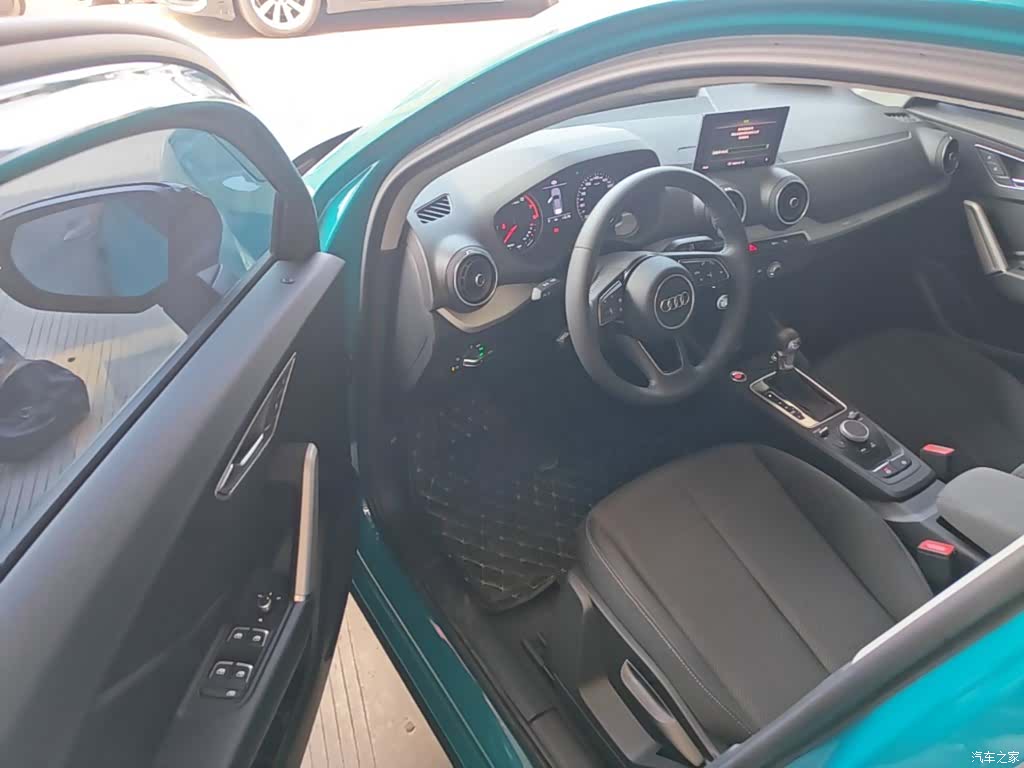 Audi Q2L, 2020 16