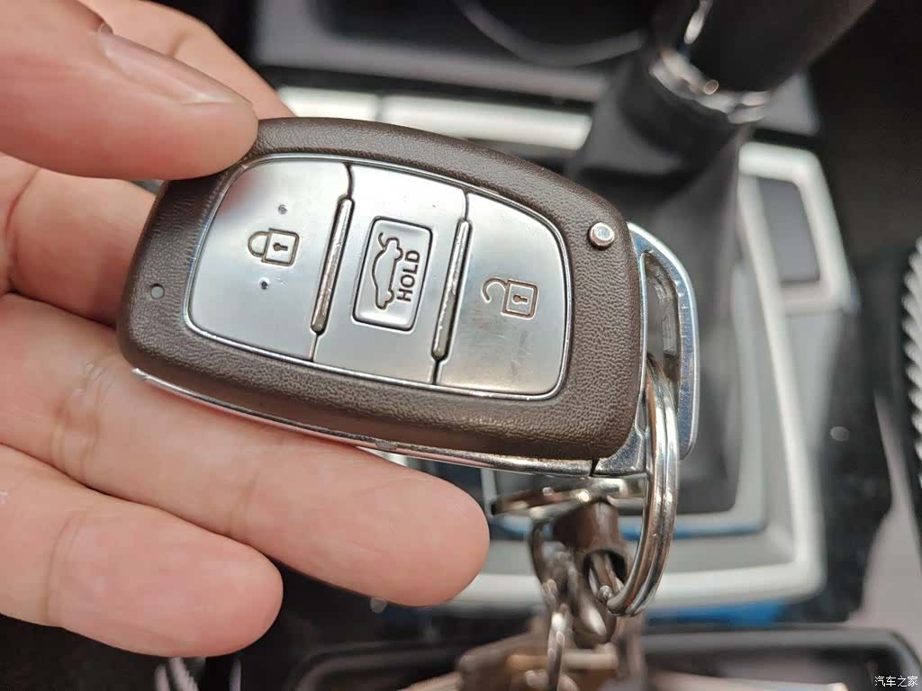 Hyundai GLS, 2016 12