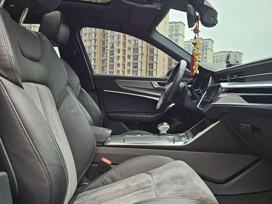 Audi A6L 2020, фото 15